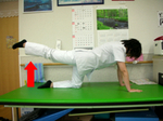 よつんばい片足あげ　Fall prevention physical exercise that can be done for myself 1.jpg